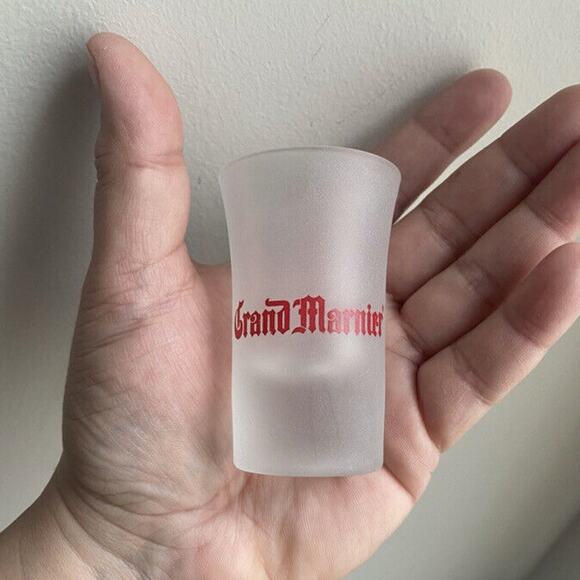 RARE Vintage Grand Marnier Shot Glasses Set of 8 Frosted White La Vie Red - Picture 4 of 8
